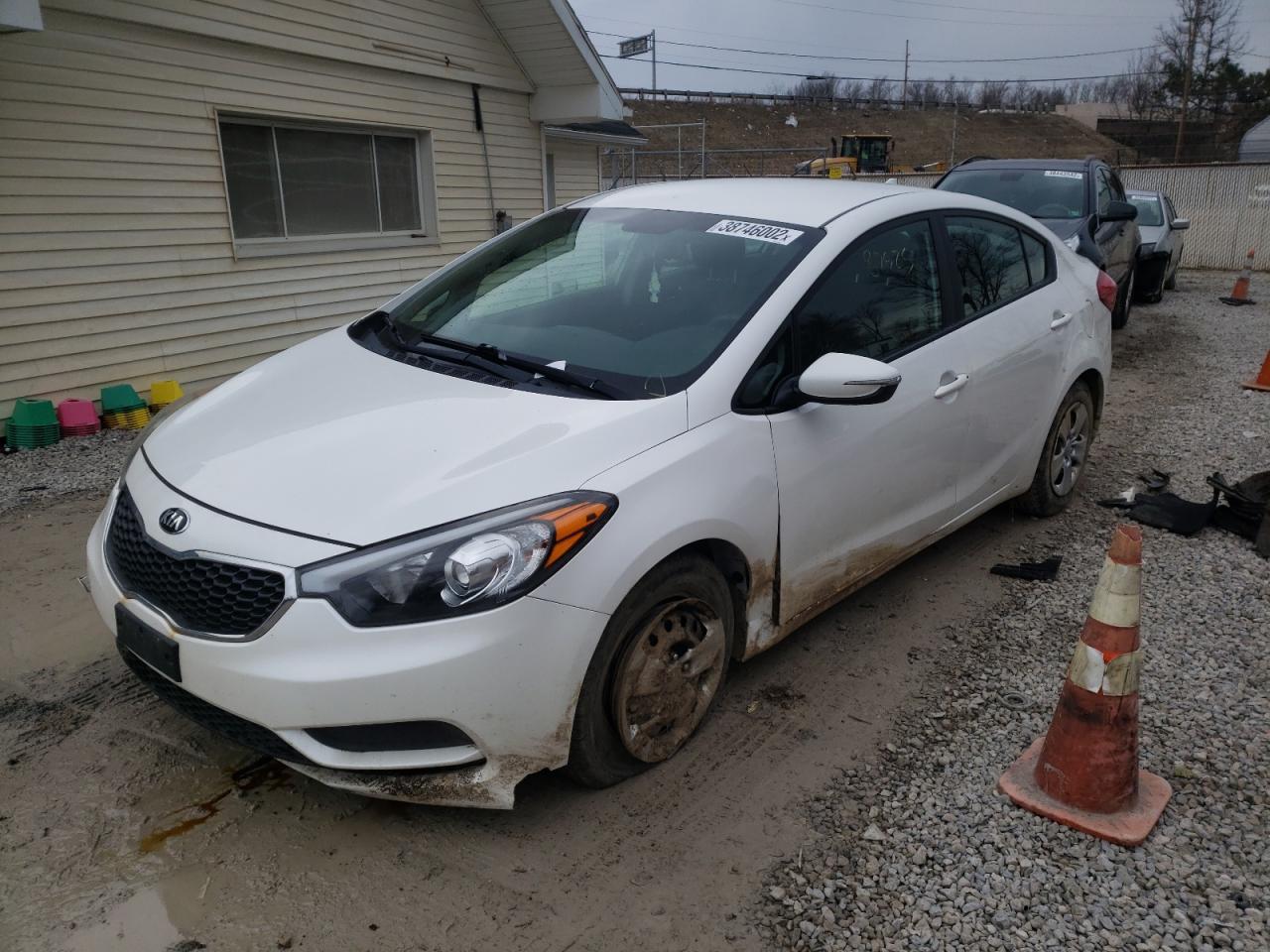 Photo 2 from auction – 2016 KIA FORTE LX with VIN KNAFX4A64G5554992