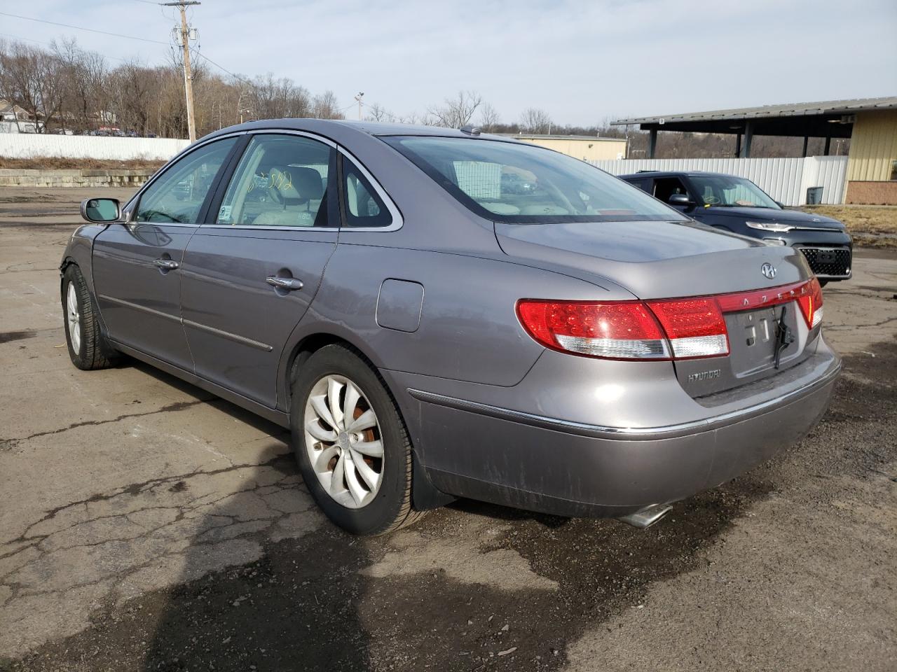 Photo 3 from auction – 2007 HYUNDAI AZERA SE with VIN KMHFC46F47A243797