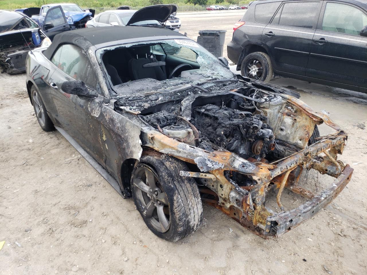 FORD MUSTANG 2015 with VIN 1FATP8EM2F5333580 - Photo from auction