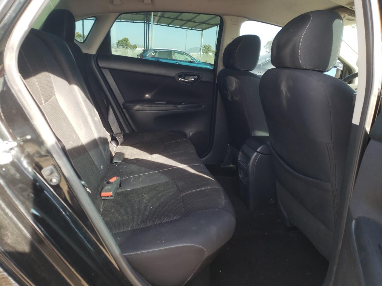 Photo 6 from auction – 2016 NISSAN SENTRA S with VIN 3N1AB7AP7GY256271