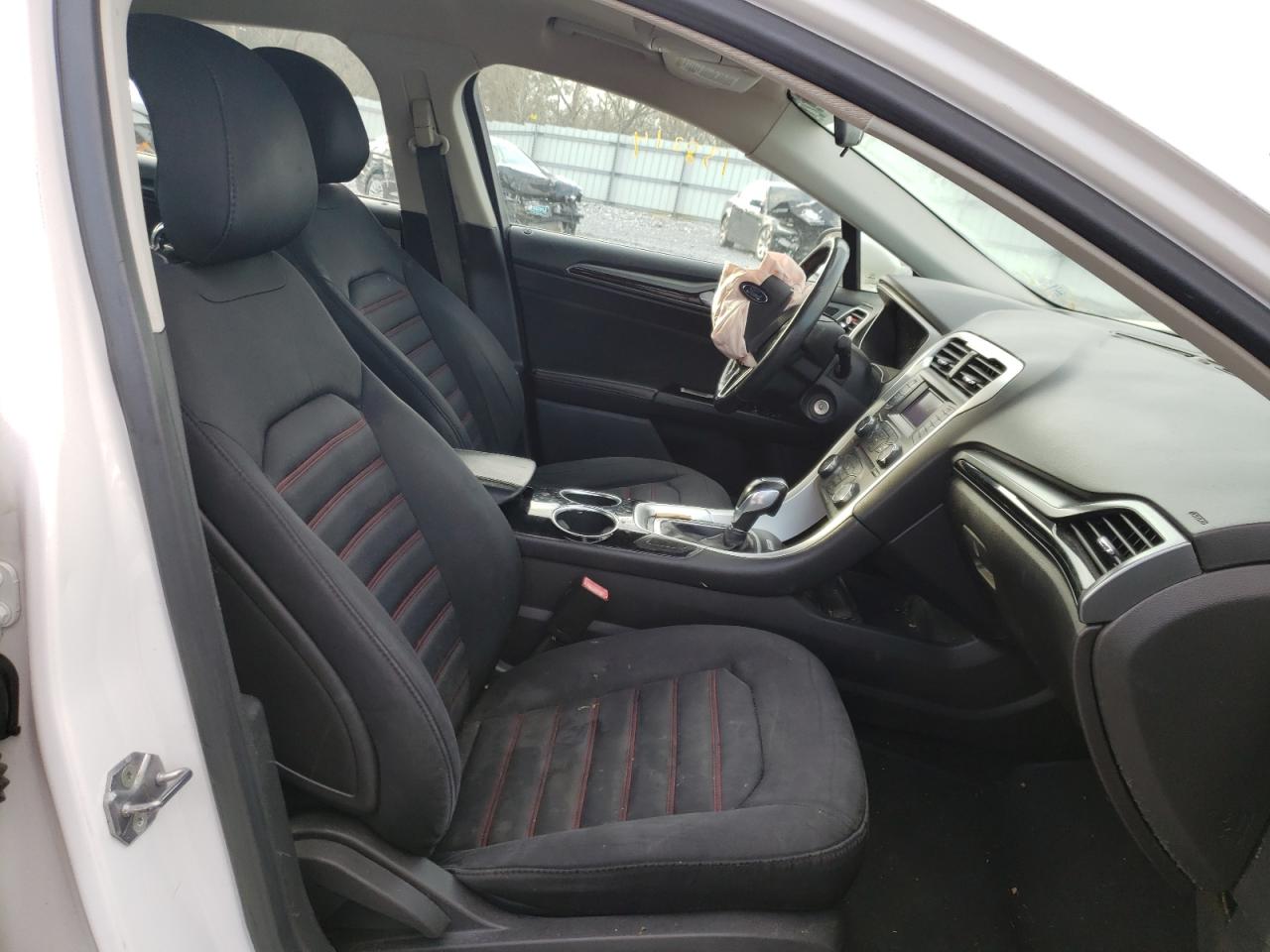 Photo 5 from auction – 2013 FORD FUSION SE with VIN 3FA6P0HR8DR137899