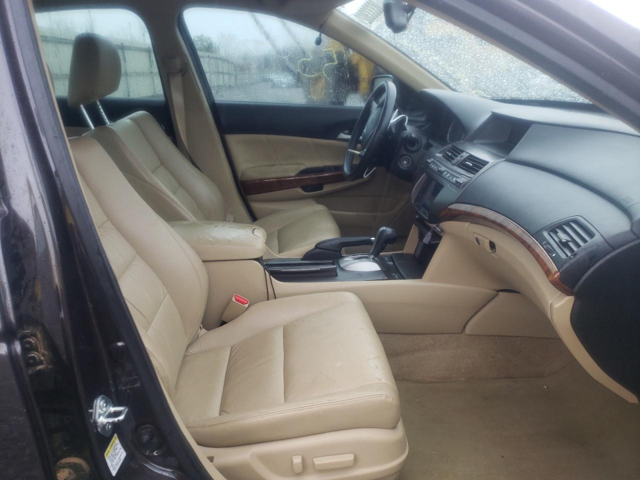 Photo 5 from auction – 2011 HONDA ACCORD EXL with VIN 1HGCP2F88BA044005