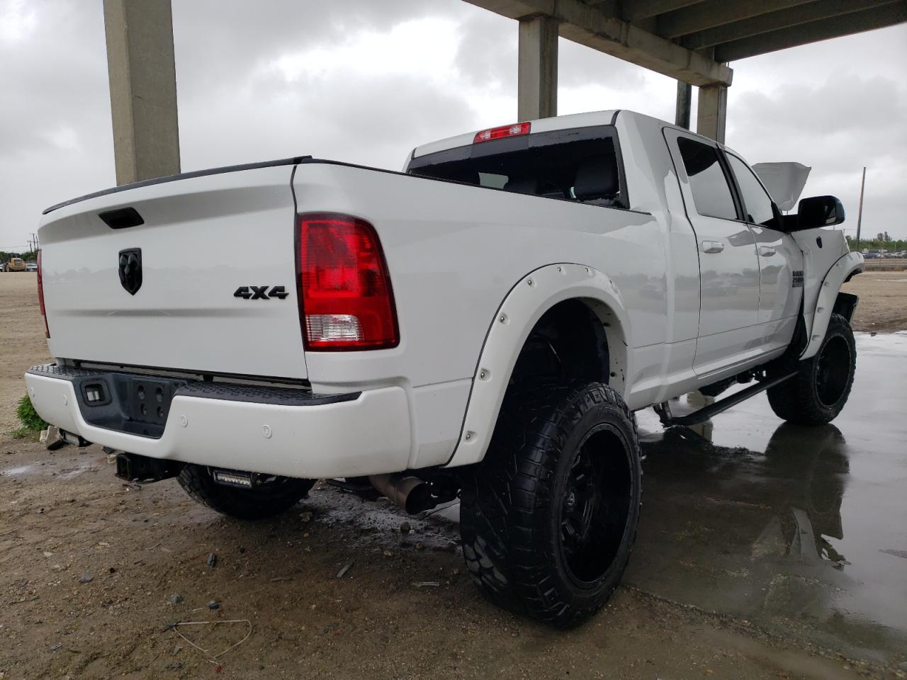 Photo 4 from auction – 2017 RAM 2500 SLT with VIN 3C6UR5MLXHG768379