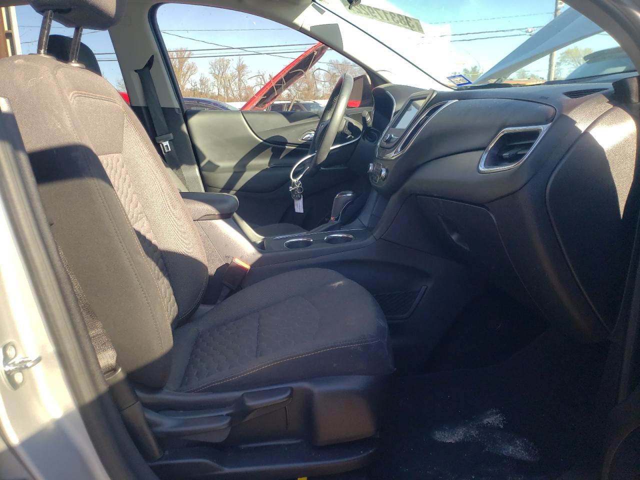 Photo 5 from auction – 2018 CHEVROLET EQUINOX LT with VIN 2GNAXJEV3J6143101
