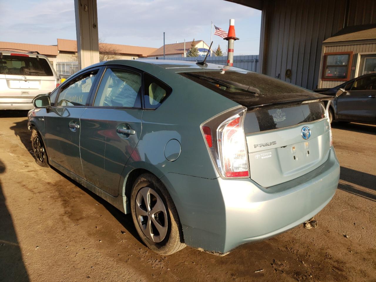 Photo 3 from auction – 2014 TOYOTA PRIUS with VIN JTDKN3DU5E1823369