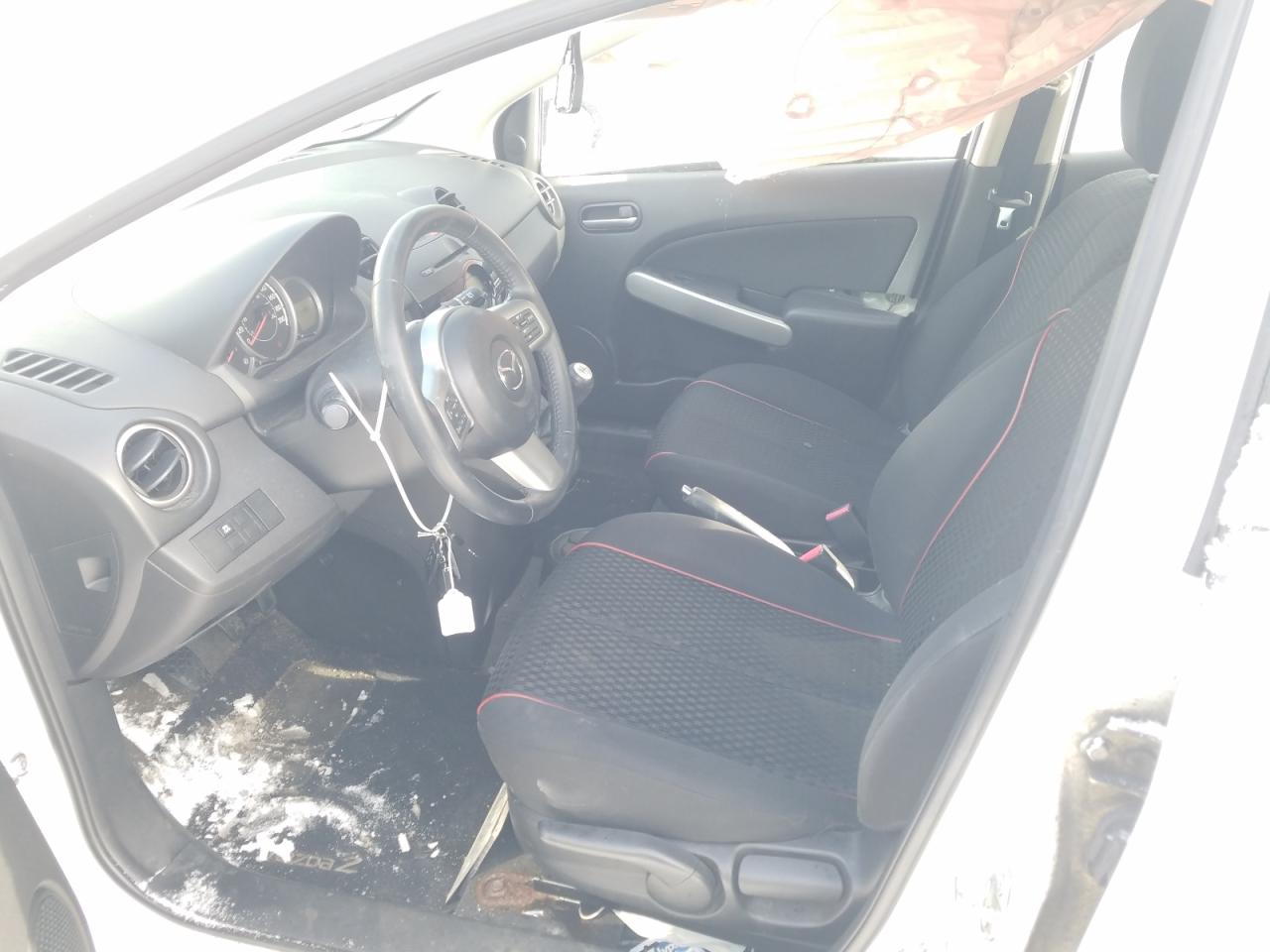 Photo 5 from auction – 2011 MAZDA MAZDA2 with VIN JM1DE1HY8B0109070