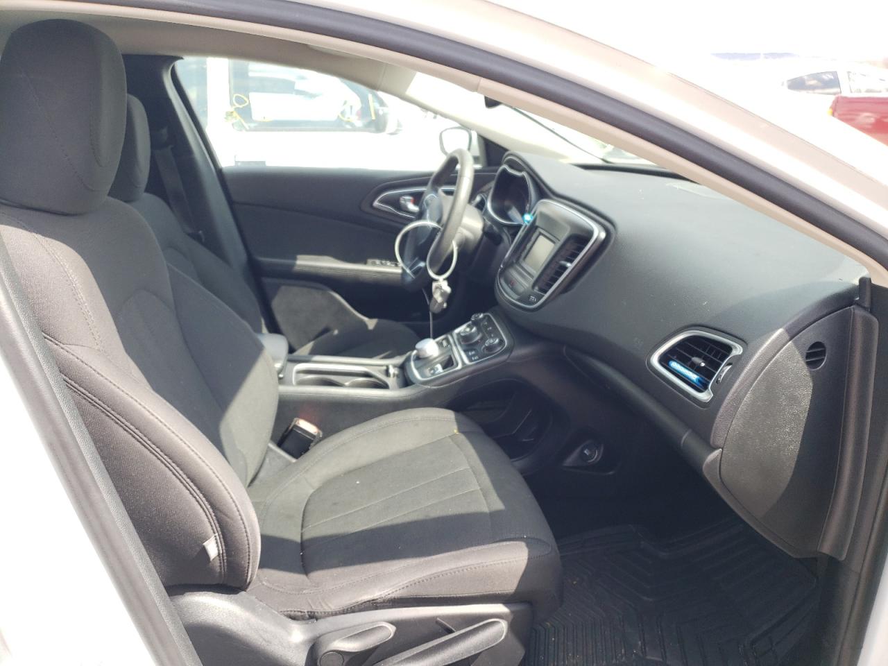 Photo 5 from auction – 2016 CHRYSLER 200 with VIN 1C3CCCAB6GN166904