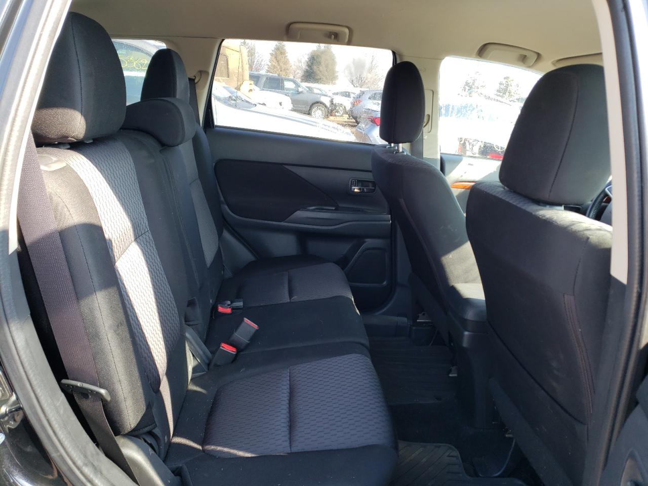 Photo 6 from auction – 2014 MITSUBISHI OUTLANDER with VIN JA4JZ4AX8EZ014027