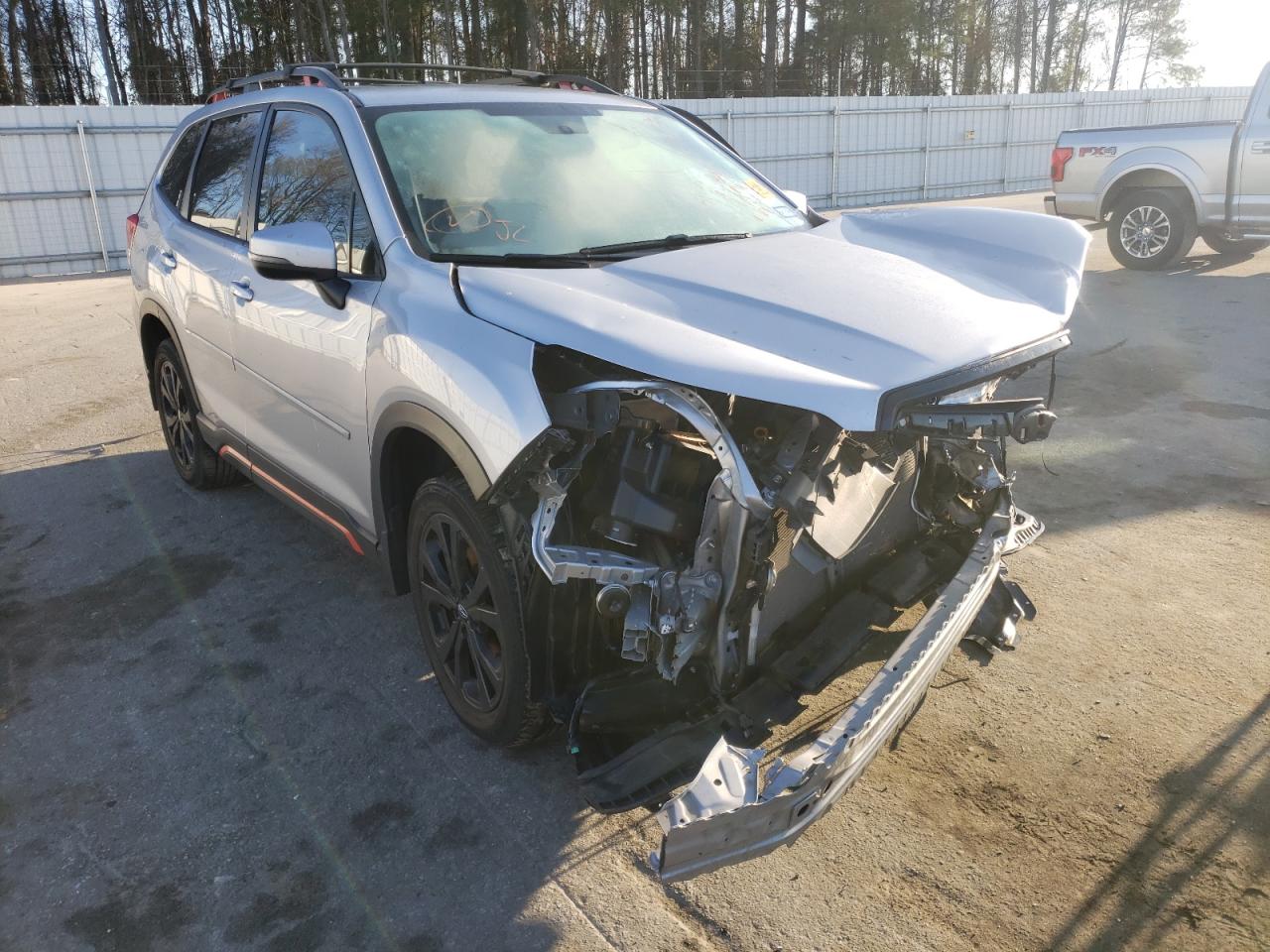 SUBARU FORESTER S 2019 with VIN JF2SKAPC8KH449635 - Photo from auction
