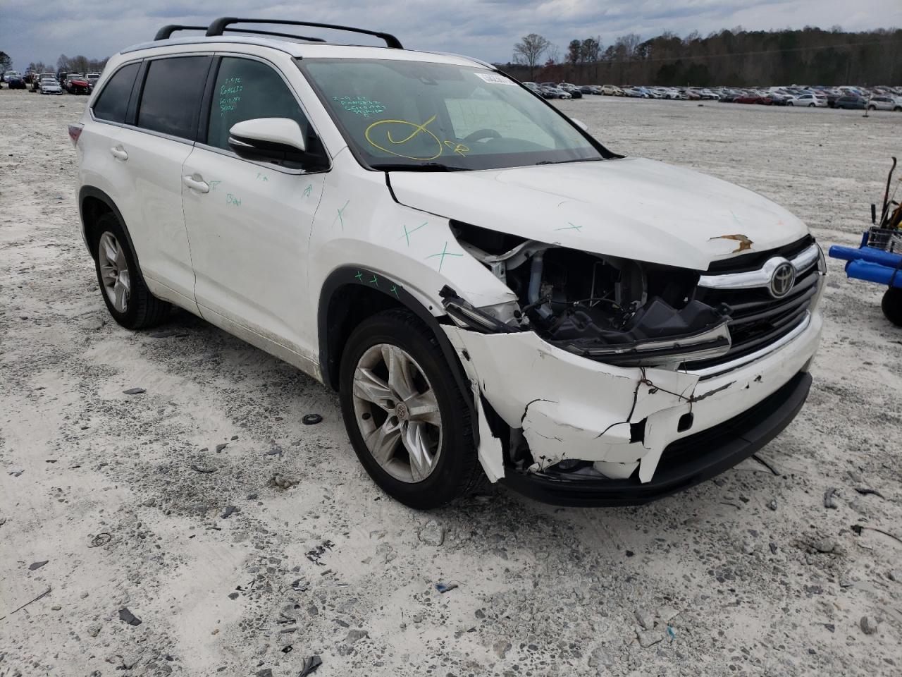 TOYOTA HIGHLANDER 2015 with VIN 5TDYKRFH7FS052830 - Photo from auction