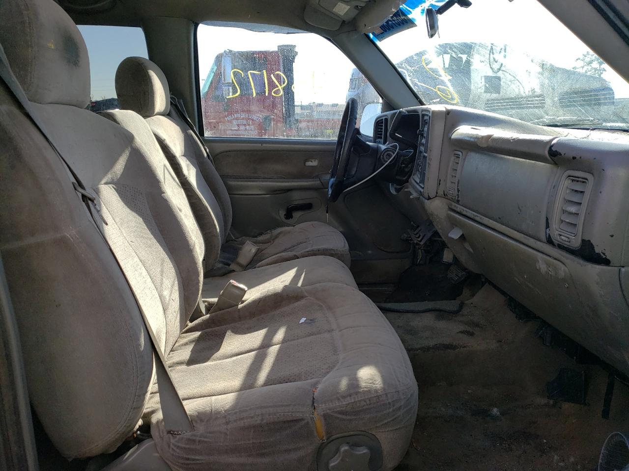 Photo 5 from auction – 2000 CHEVROLET SILVERADO with VIN 1GCEC19T5YZ156784