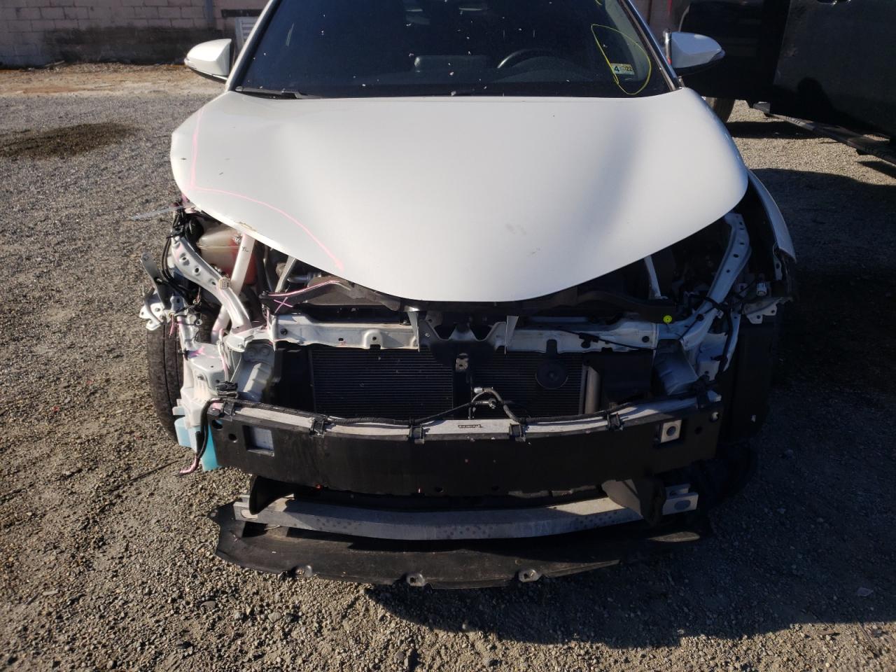 Photo 9 from auction – 2018 TOYOTA C-HR XLE with VIN NMTKHMBX3JR034255
