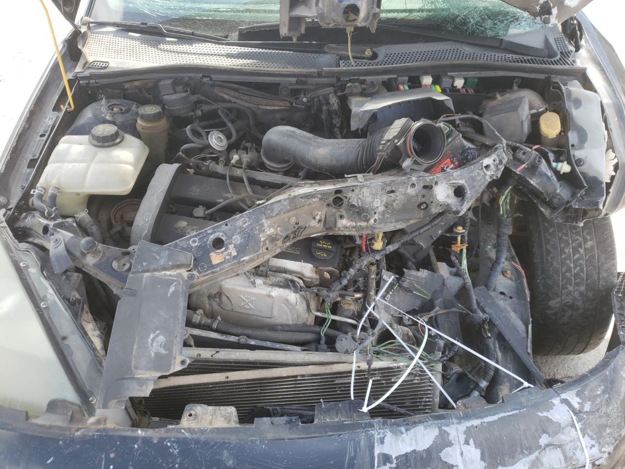 Photo 7 from auction – 2003 FORD FOCUS ZX3 with VIN 3FAFP31323R149083
