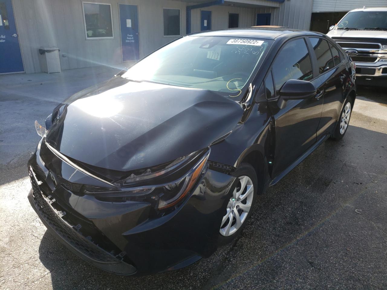 Photo 2 from auction – 2021 TOYOTA COROLLA LE with VIN 5YFEPMAE8MP153837