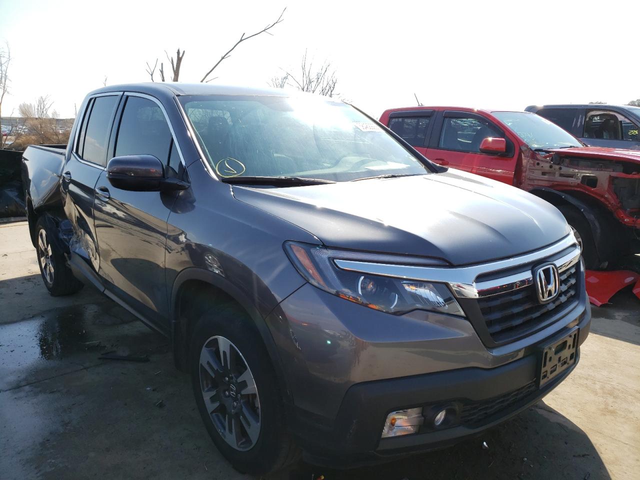HONDA RIDGELINE 2018 z numerem VIN 5FPYK3F50JB008966 - Zdjęcie z aukcji