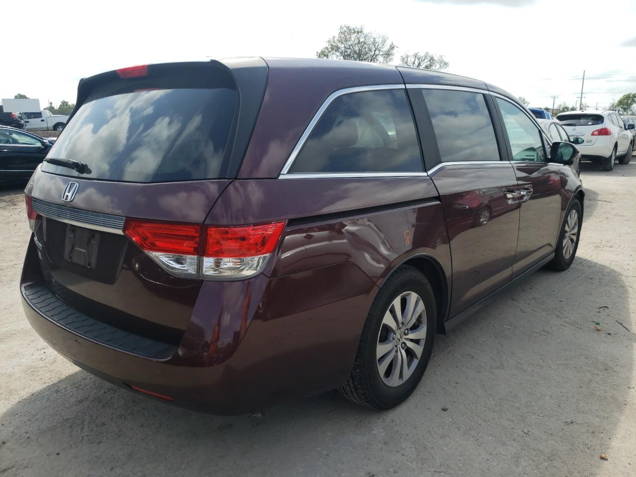 Photo 4 from auction – 2015 HONDA ODYSSEY EX with VIN 5FNRL5H61FB072159