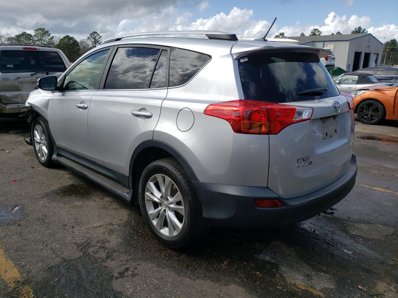 Photo 3 from auction – 2015 TOYOTA RAV4 LIMIT with VIN JTMYFREV6FJ040693