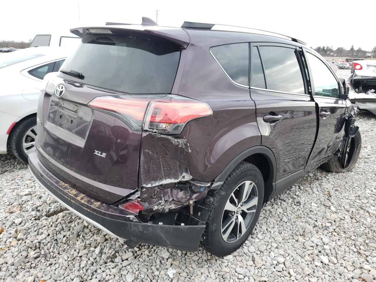 Photo 4 from auction – 2016 TOYOTA RAV4 XLE with VIN 2T3WFREV8GW288714