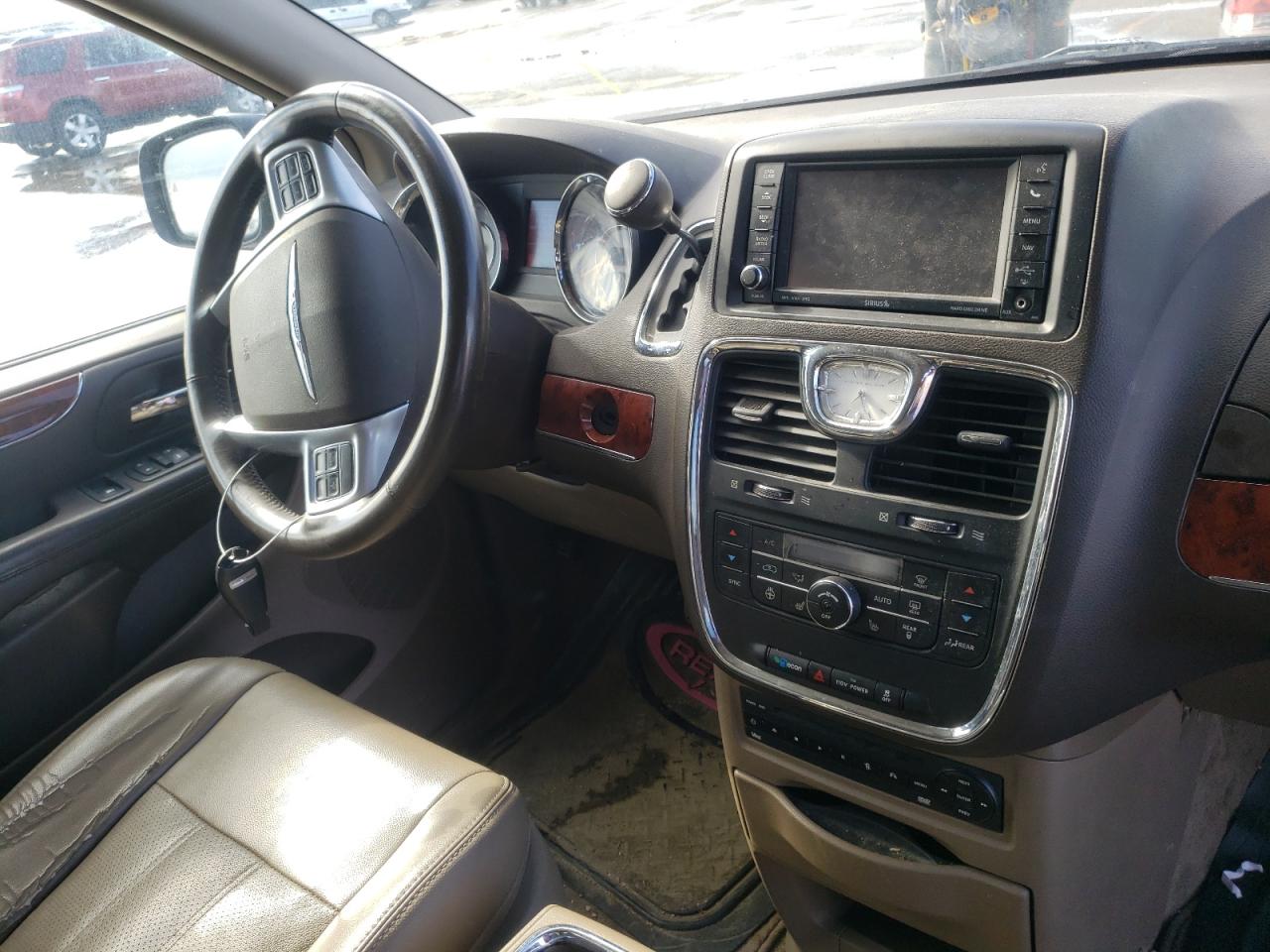 Photo 17 from auction – 2012 CHRYSLER TOWN & COU with VIN 2C4RC1CG7CR138013