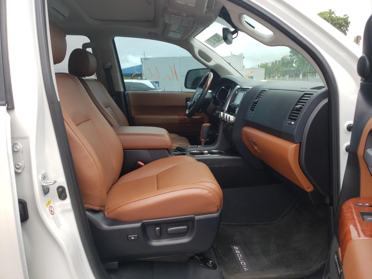 Photo 5 from auction – 2019 TOYOTA SEQUOIA PL with VIN 5TDDY5G13KS171802