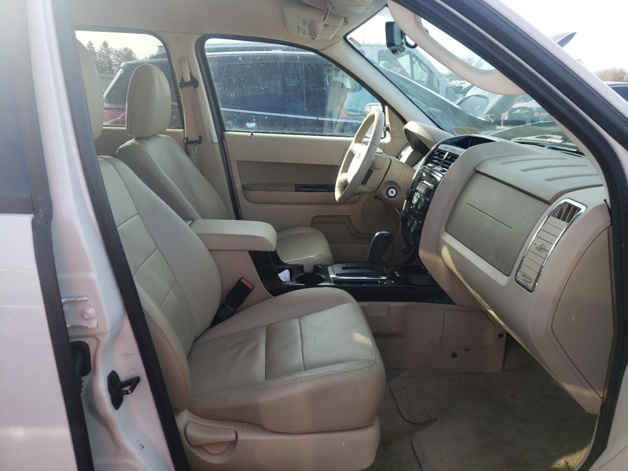Photo 5 from auction – 2010 FORD ESCAPE LIM with VIN 1FMCU9EGXAKB89415