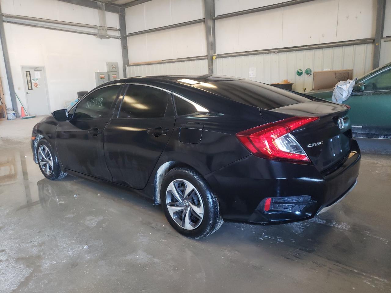 Photo 3 from auction – 2019 HONDA CIVIC LX with VIN 19XFC2F67KE040952