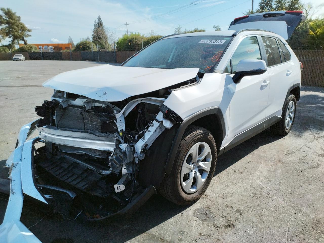 Photo 2 from auction – 2021 TOYOTA RAV4 LE with VIN 2T3K1RFV6MC129392