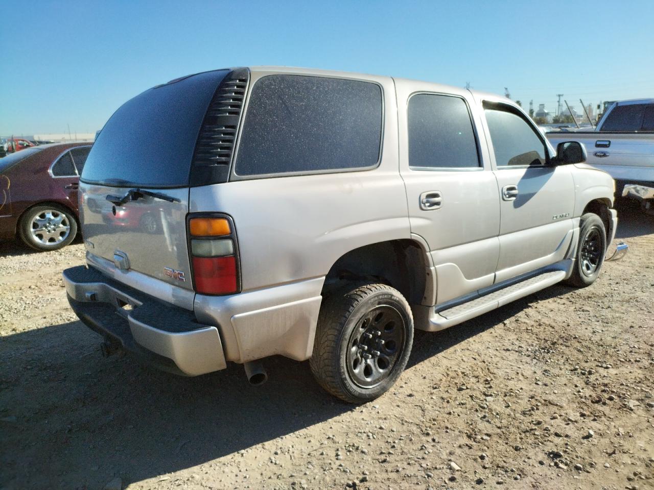 Photo 4 from auction – 2004 GMC YUKON with VIN 1GKEK63U94J326157