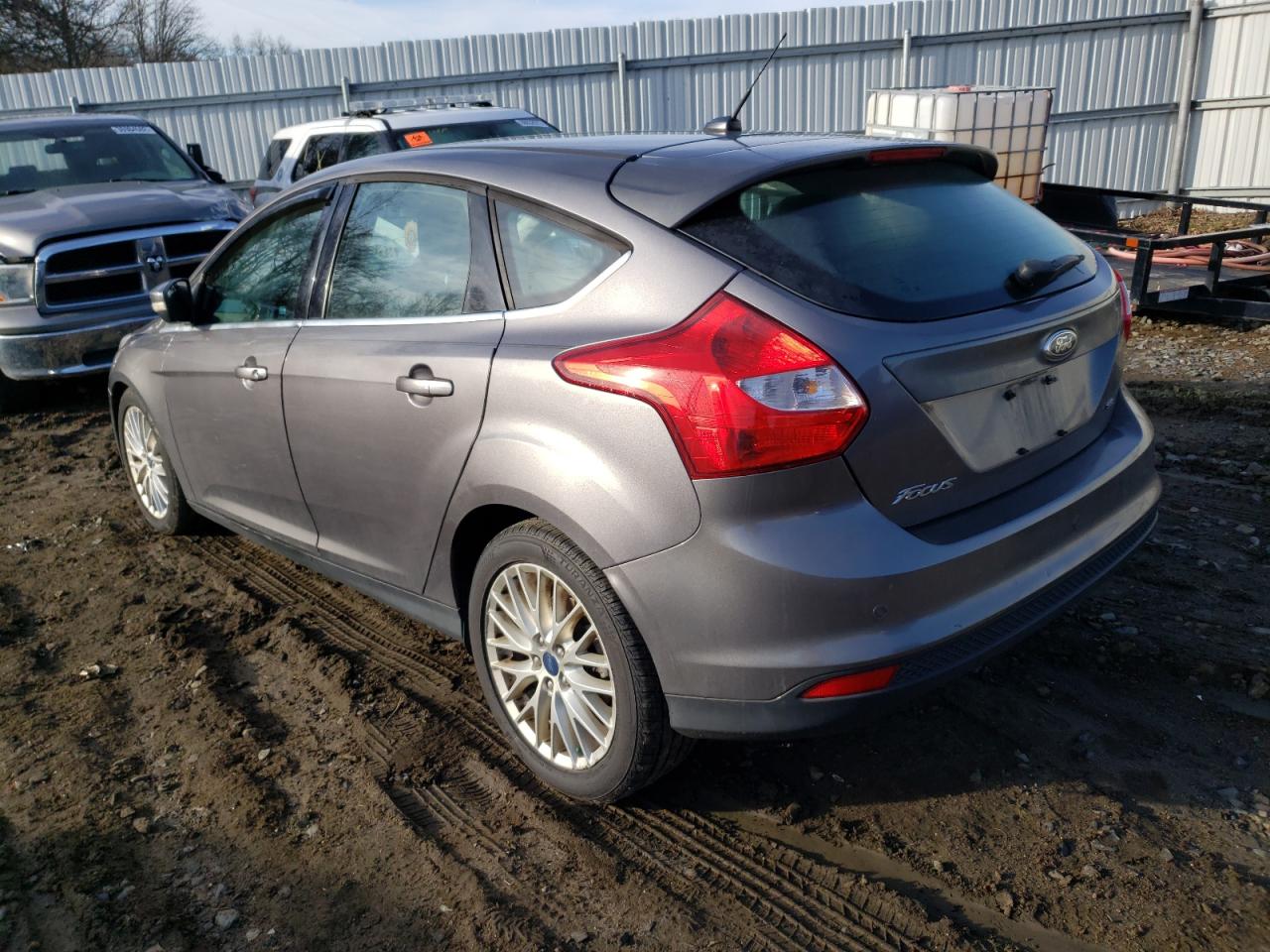 Photo 3 from auction – 2012 FORD FOCUS SEL with VIN 1FAHP3M28CL144867