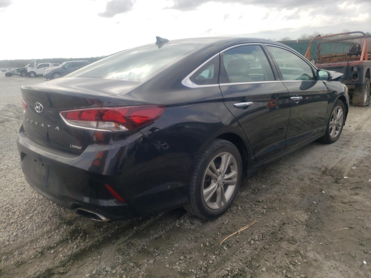 Photo 4 from auction – 2019 HYUNDAI SONATA LIM with VIN 5NPE34AF8KH731840
