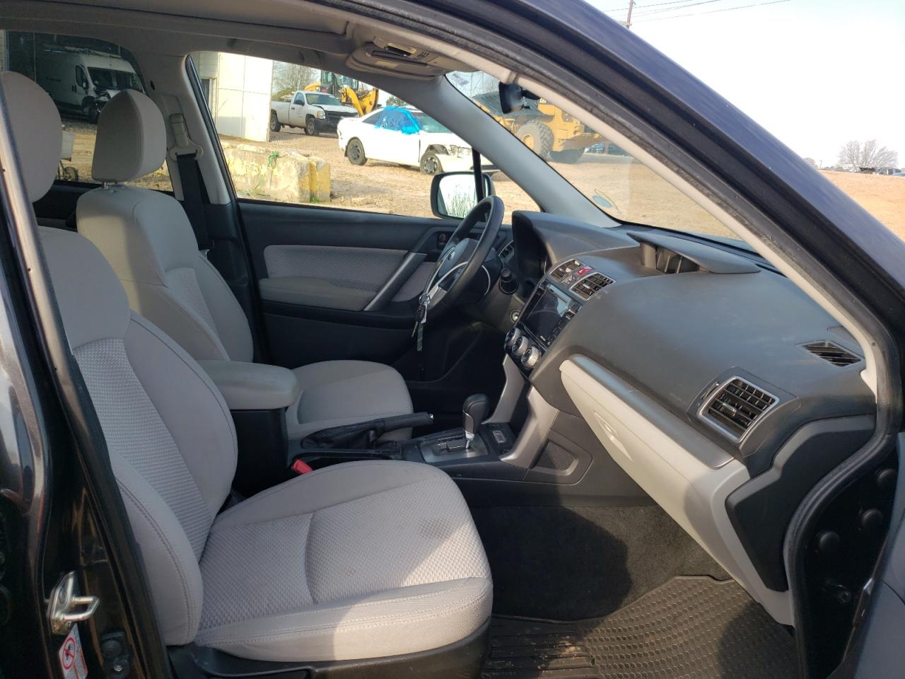 Photo 5 from auction – 2017 SUBARU FORESTER 2 with VIN JF2SJAEC3HH569826