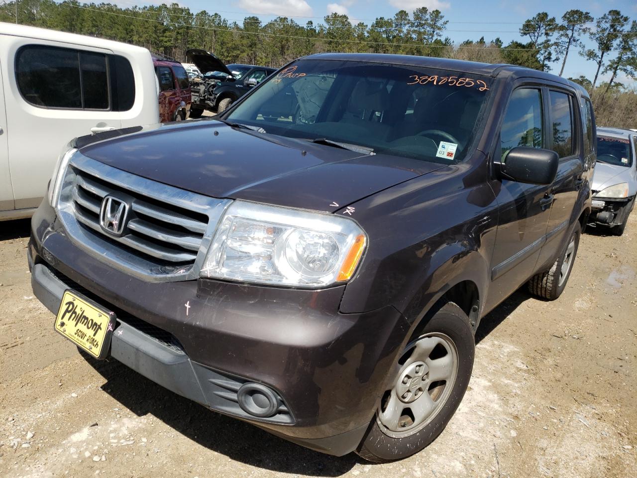 Photo 2 from auction – 2015 HONDA PILOT LX with VIN 5FNYF3H20FB014404