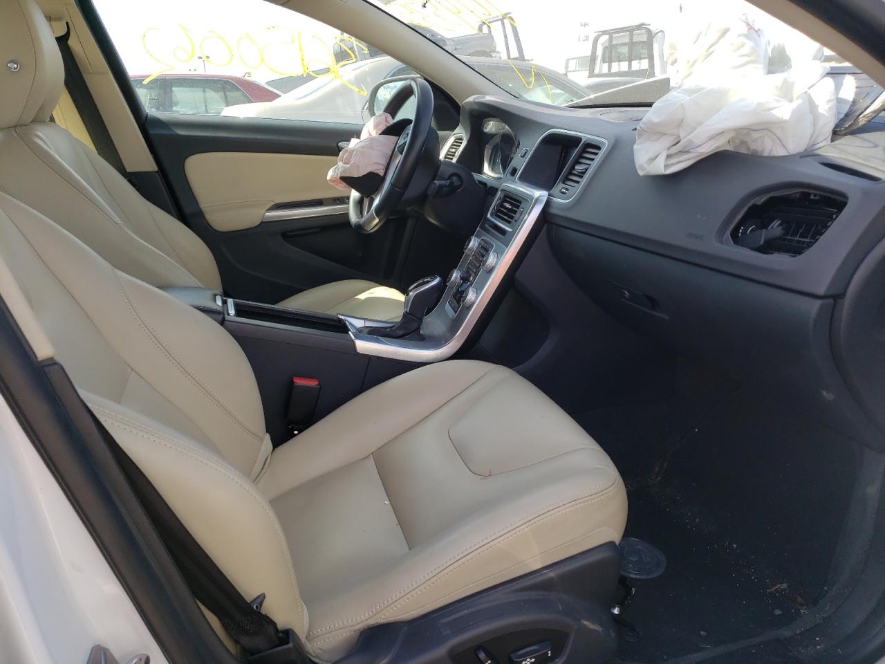 Photo 5 from auction – 2017 VOLVO S60 PREMIE with VIN LYV402TKXHB144535