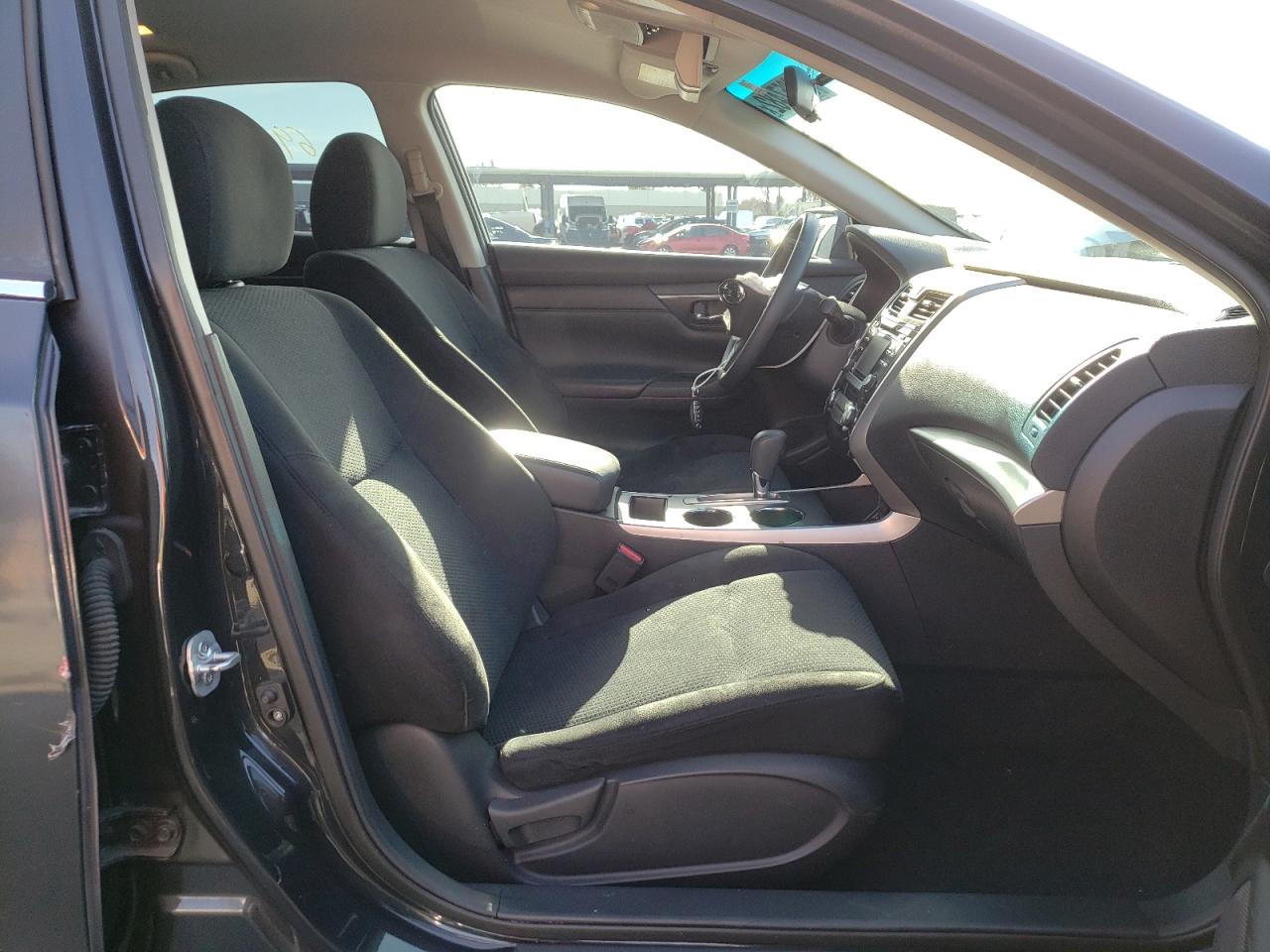 Photo 5 from auction – 2015 NISSAN ALTIMA 2.5 with VIN 1N4AL3AP8FC581186