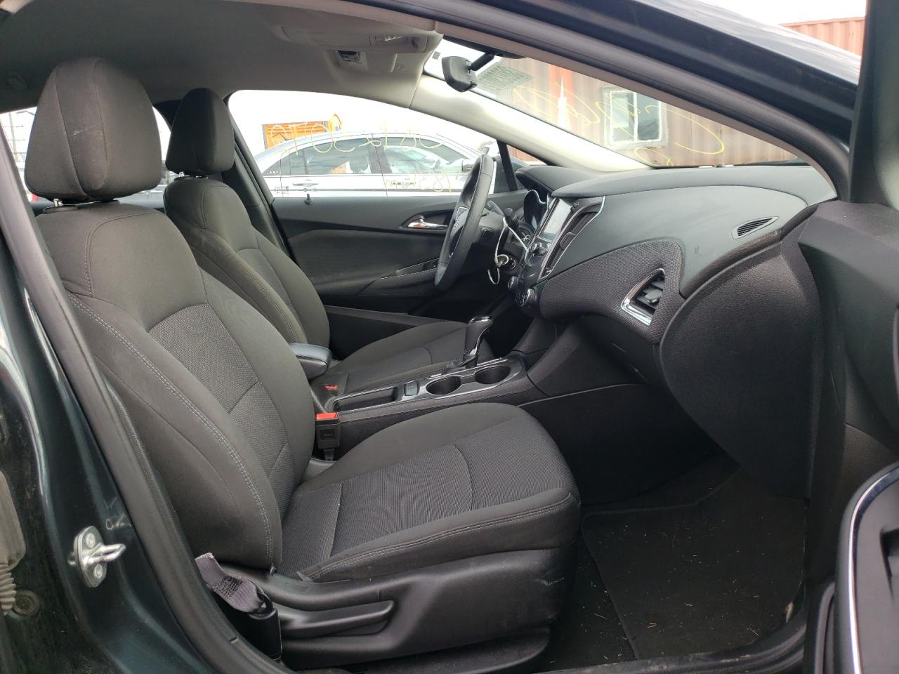 Photo 5 from auction – 2017 CHEVROLET CRUZE LT with VIN 3G1BE5SM4HS559667