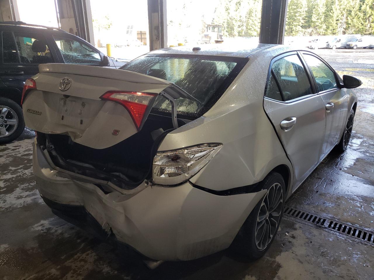 Photo 4 from auction – 2015 TOYOTA COROLLA L with VIN 2T1BURHE2FC395394