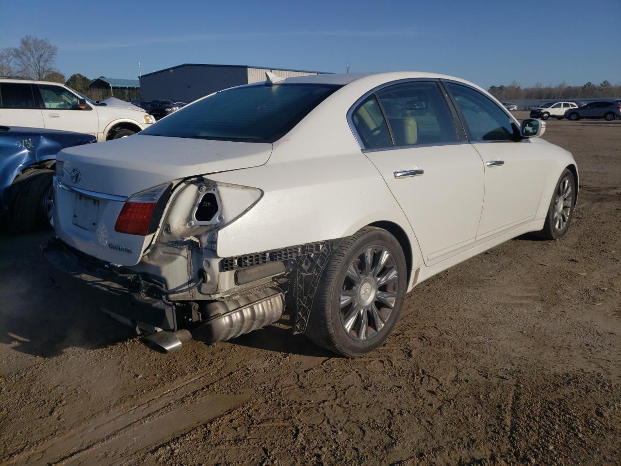 Photo 4 from auction – 2009 HYUNDAI GENESIS 3. with VIN KMHGC46E39U036699
