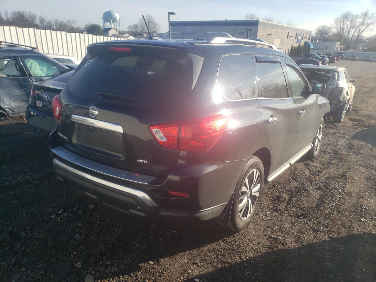 Photo 4 from auction – 2017 NISSAN PATHFINDER with VIN 5N1DR2MM9HC666358