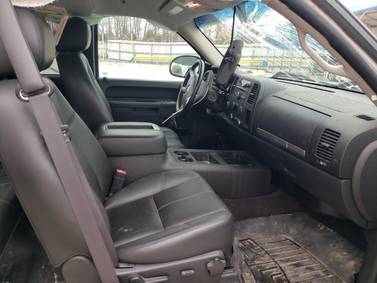 Photo 5 from auction – 2013 CHEVROLET SILVERADO with VIN 1GCRKSE71DZ180156