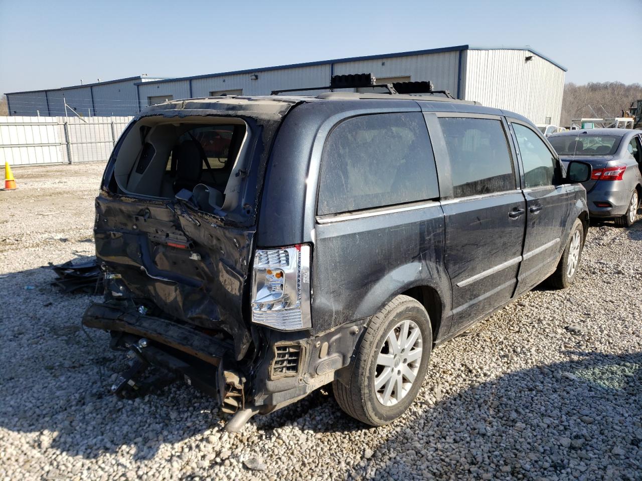 Photo 4 from auction – 2014 CHRYSLER TOWN & COU with VIN 2C4RC1BG0ER125611