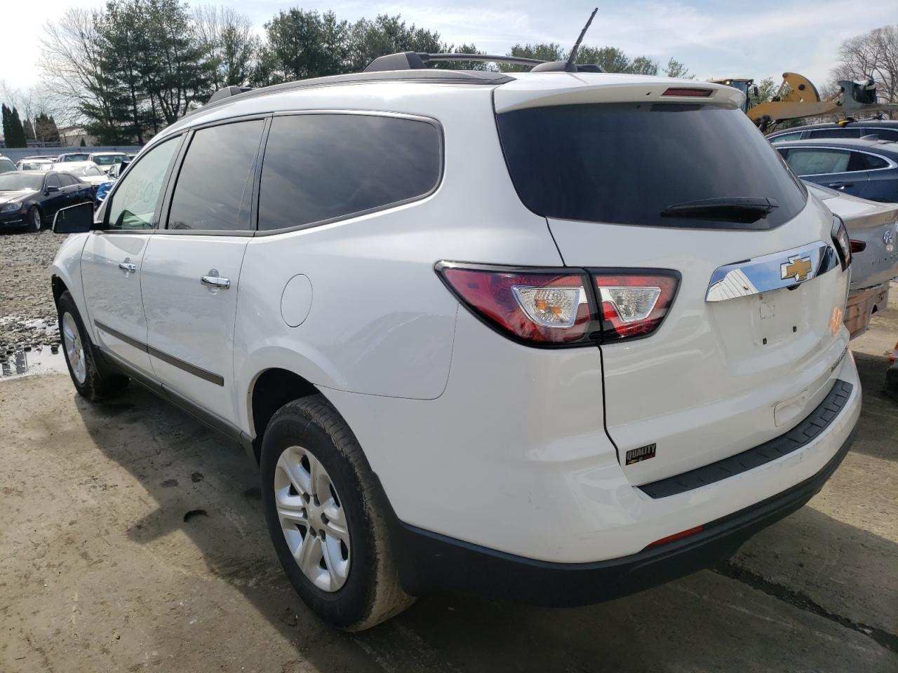 Photo 3 from auction – 2016 CHEVROLET TRAVERSE L with VIN 1GNKRFED4GJ170449