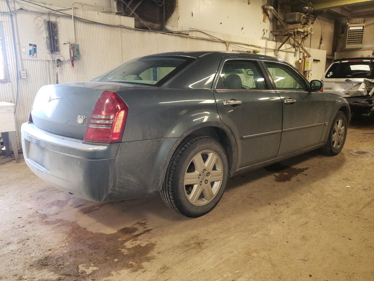 Photo 4 from auction – 2005 CHRYSLER 300C with VIN 2C3AK63HX5H624740