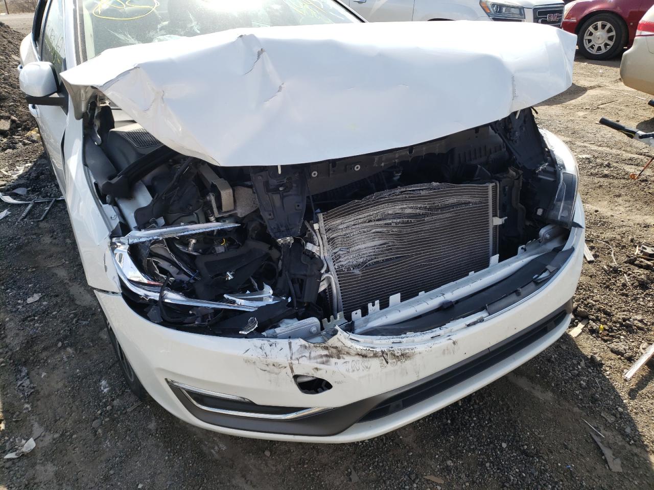 Photo 9 from auction – 2017 VOLVO S60 PREMIE with VIN LYV402TKXHB144535