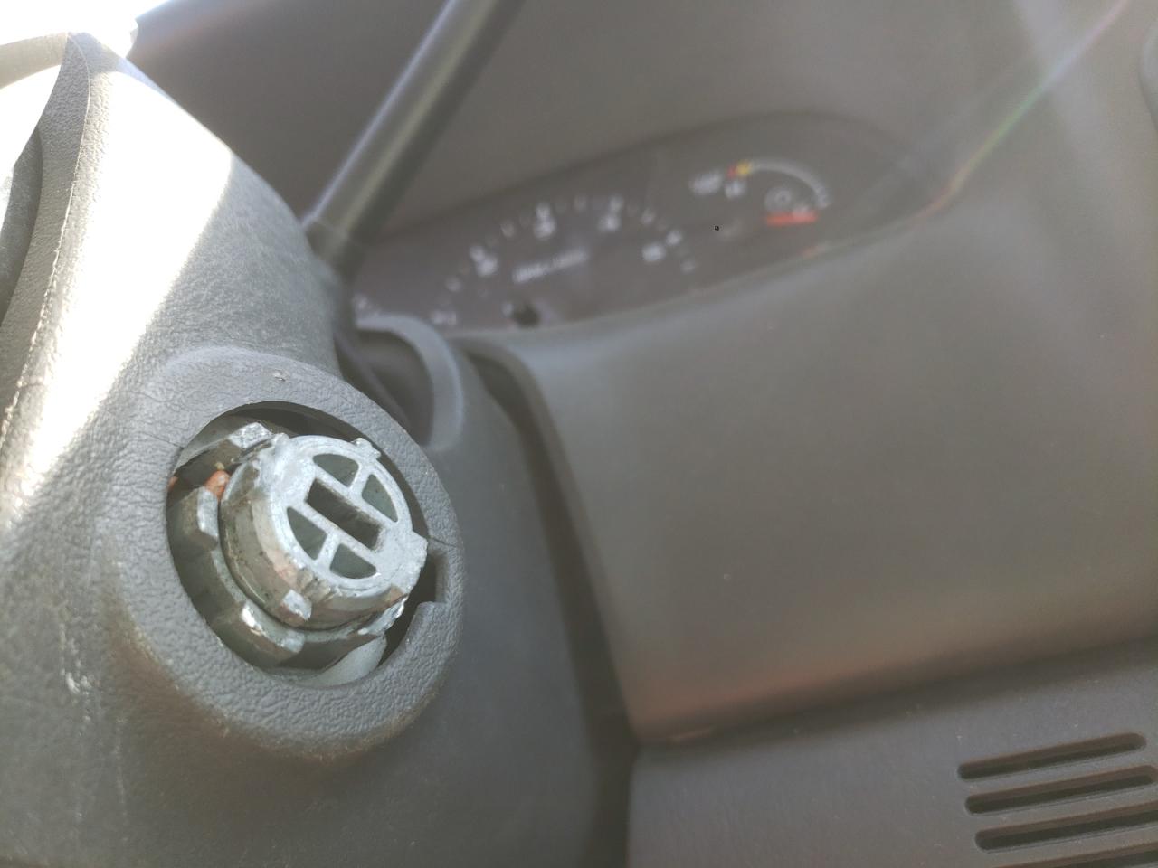 Photo 9 from auction – 2003 FORD F250 SUPER with VIN 1FTNW21S03EA17016