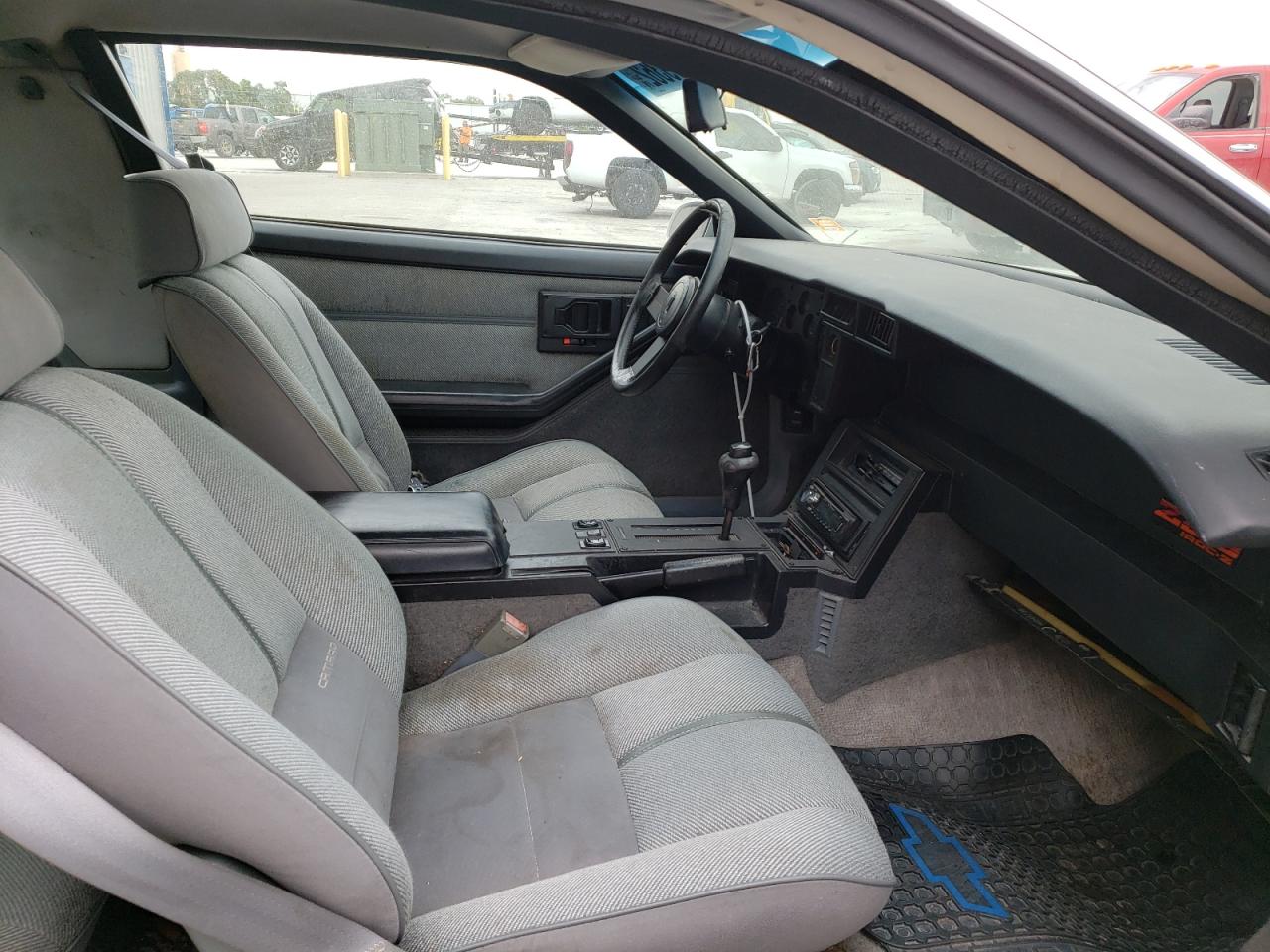 Photo 5 from auction – 1989 CHEVROLET CAMARO with VIN 1G1FP2185KL120117