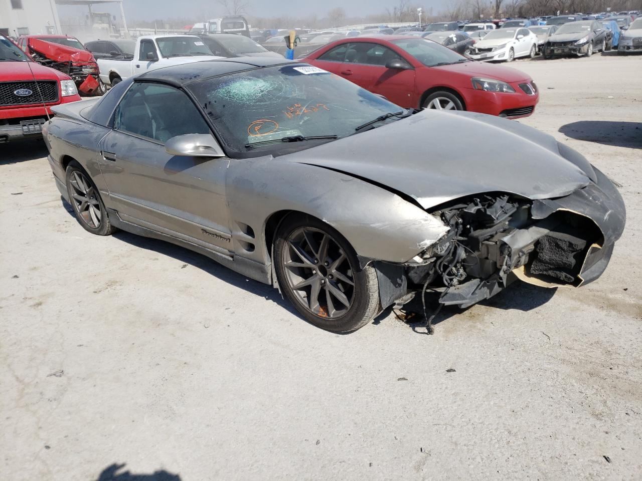 PONTIAC FIREBIRD 2001 with VIN 2G2FS22K612109100 - Photo from auction