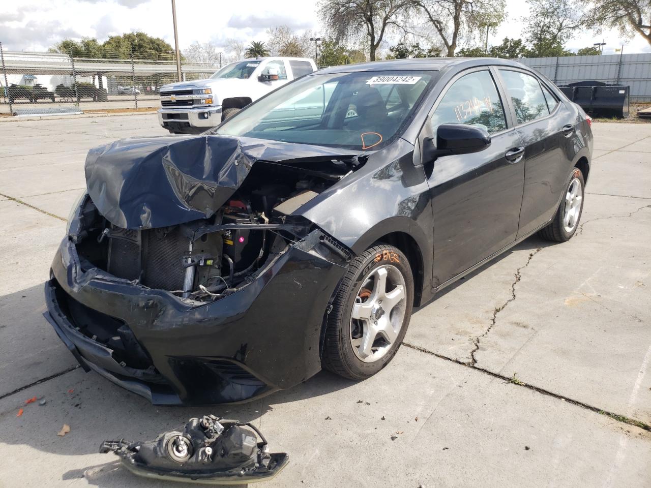 Photo 2 from auction – 2014 TOYOTA COROLLA L with VIN 5YFBURHE8EP049039