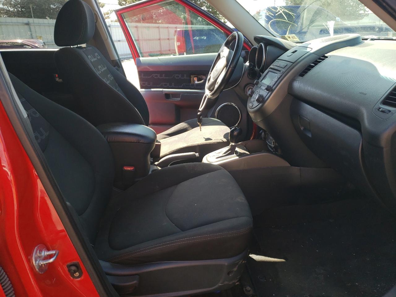 Снимка 5 от търг – 2013 KIA SOUL + с VIN KNDJT2A60D7531366