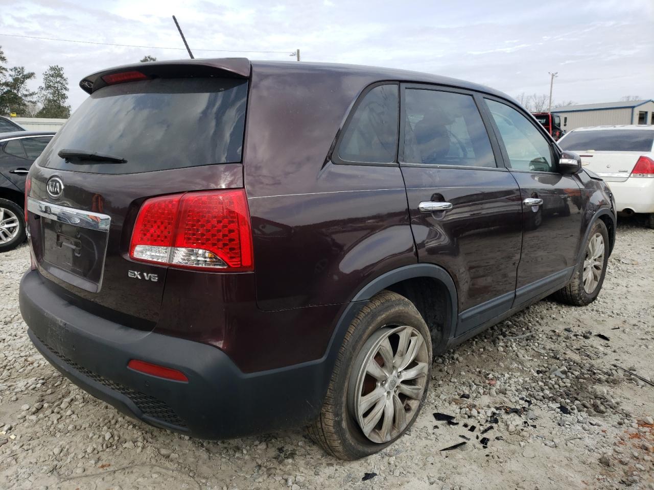 Photo 4 from auction – 2011 KIA SORENTO EX with VIN 5XYKU4A26BG003518