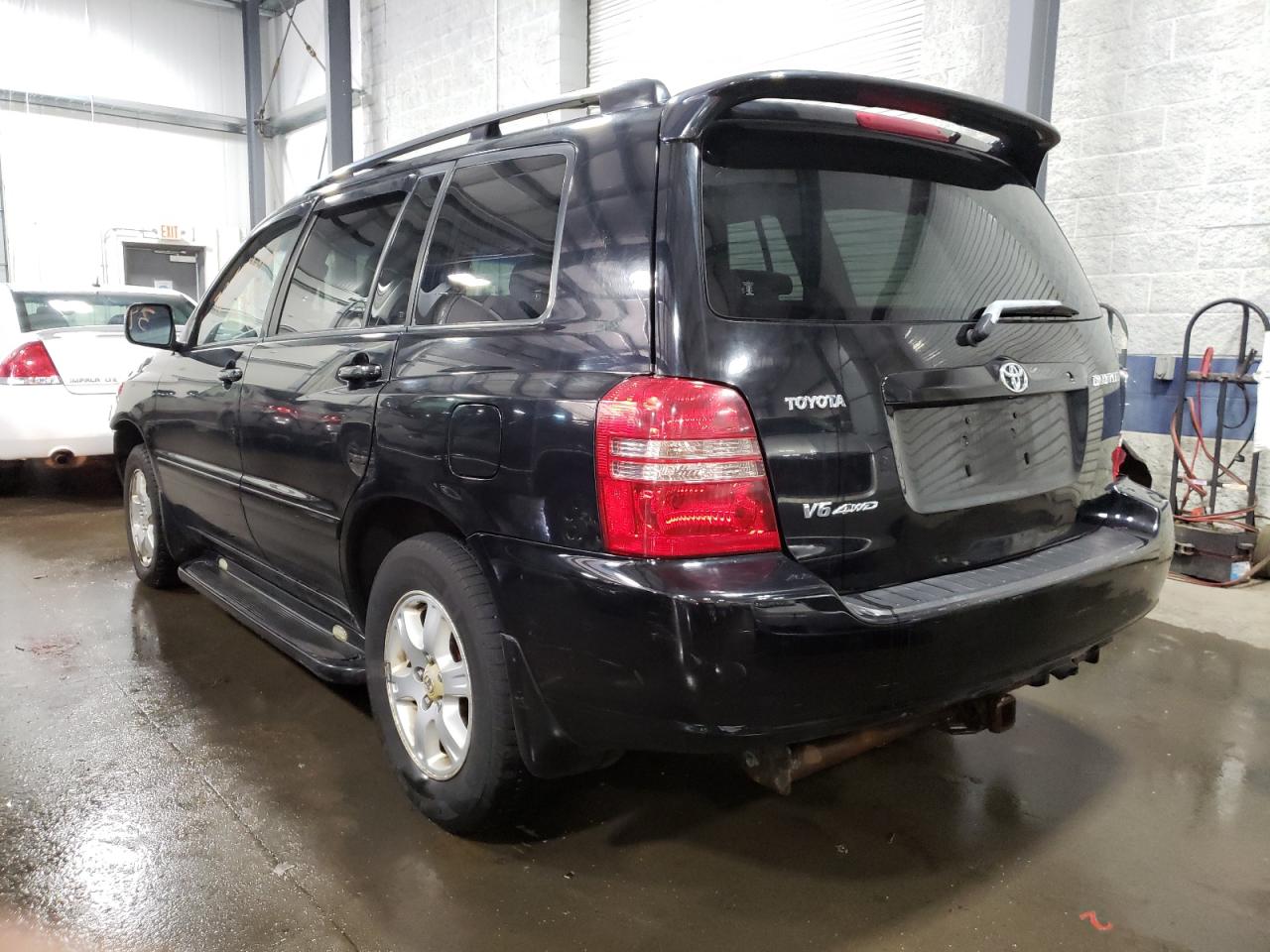 Photo 3 from auction – 2002 TOYOTA HIGHLANDER with VIN JTEGF21A820068660